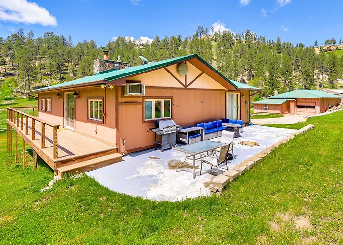 Holiday home Wyoming Nature Retreat: 19 Mi To Devils Tower *